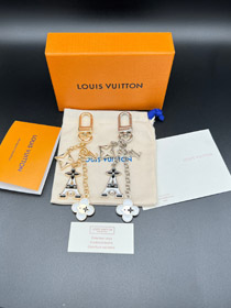 Louis Vuitton LV four-leaf clover and Eiffel Tower bag keychain-3840  